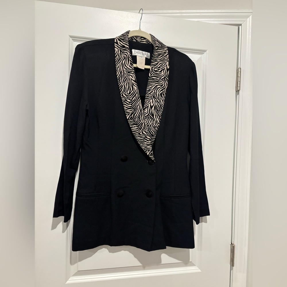 Dani Max zebra print collar fitted blazer